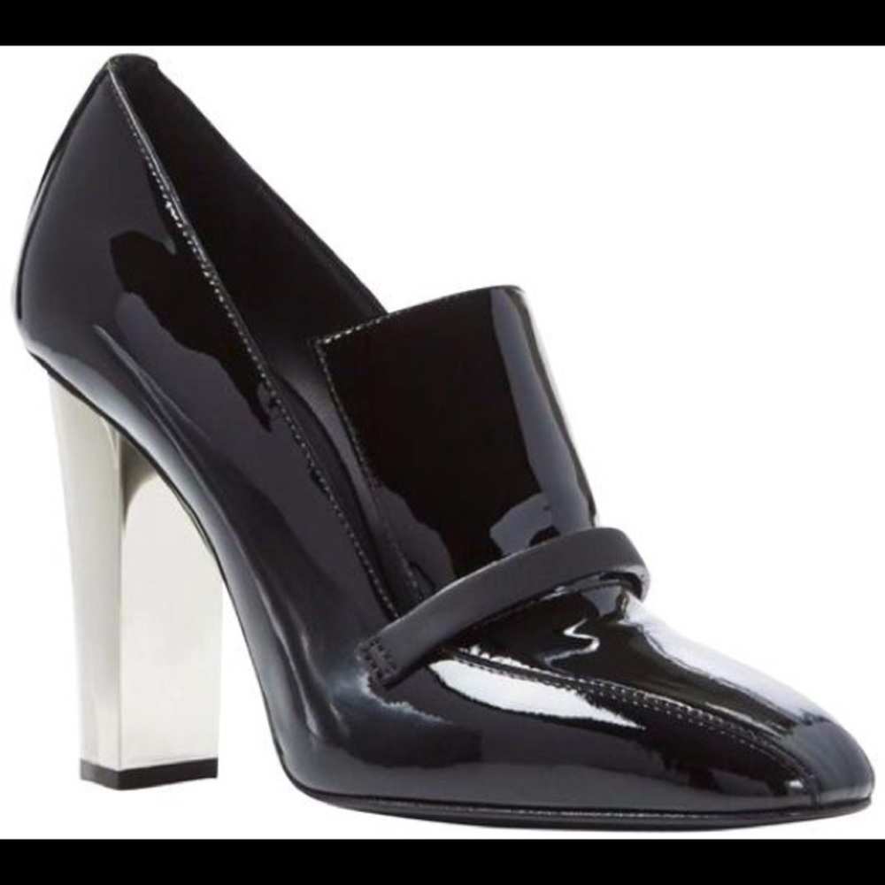 Giuseppe Zanotti
Patent Leather Loafers -